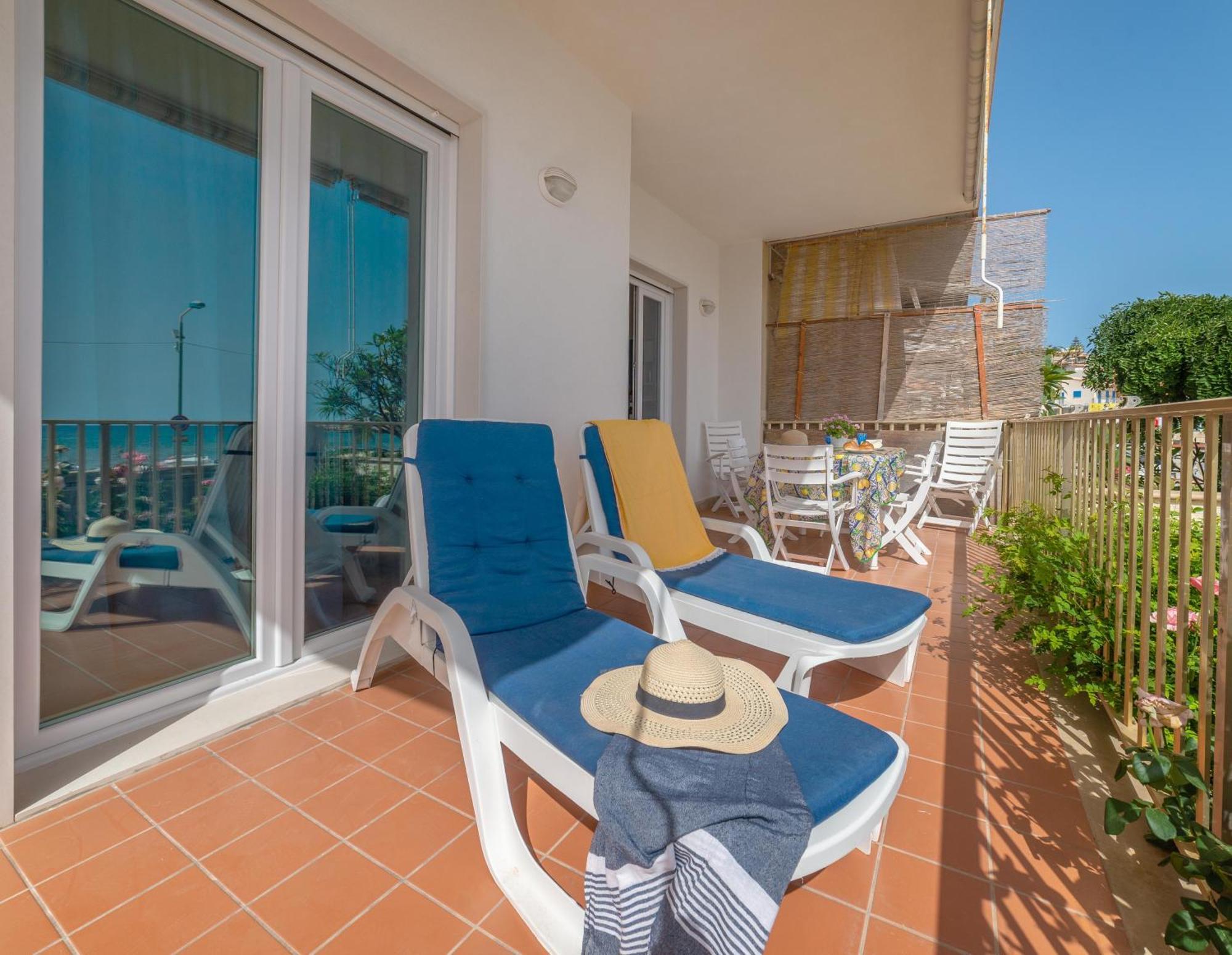 Casa Sul Lungomare Apartment ดอนนาลูกาตา ภายนอก รูปภาพ